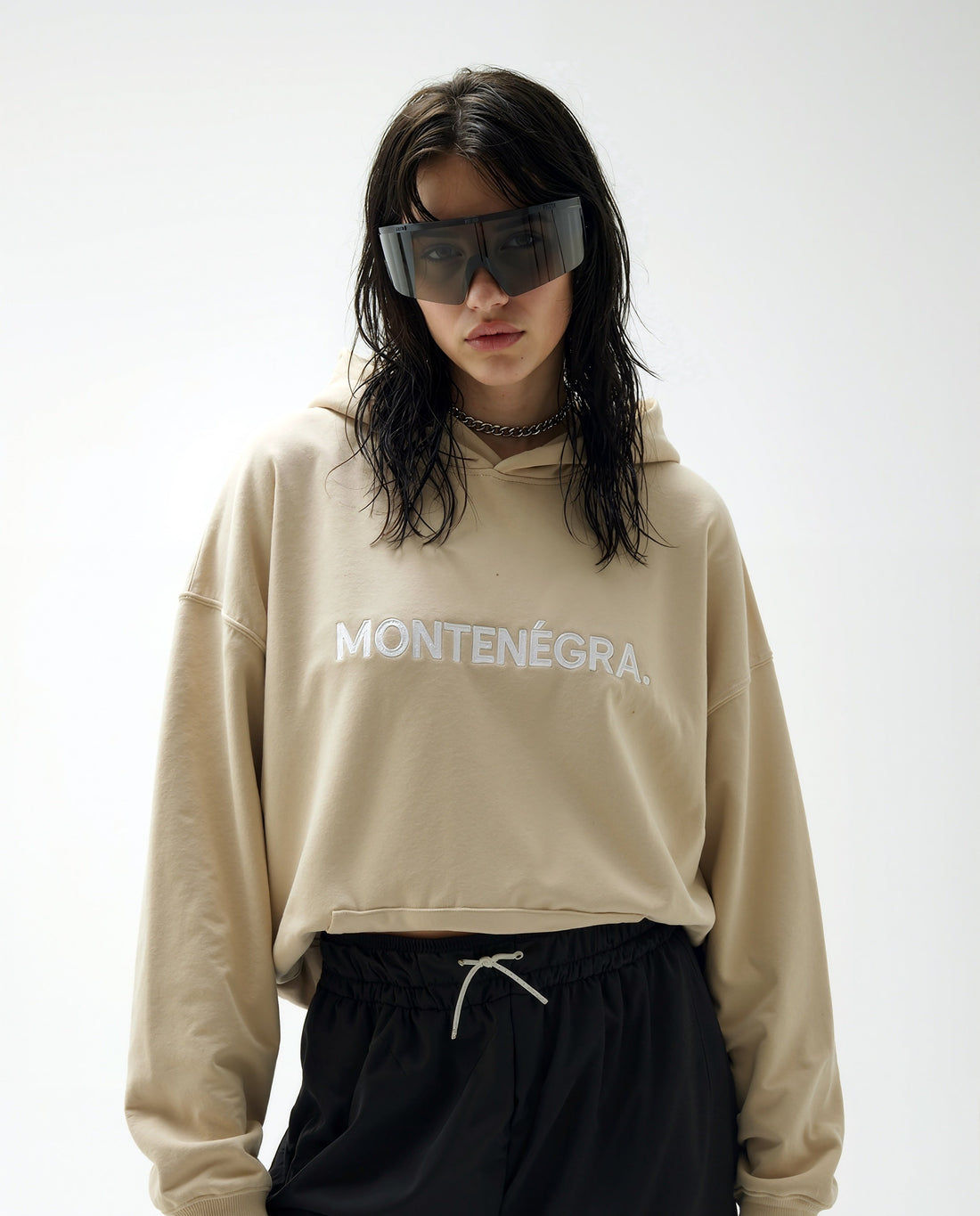 Curating Your Wardrobe: Essential Garments for 2025 - Montenégra